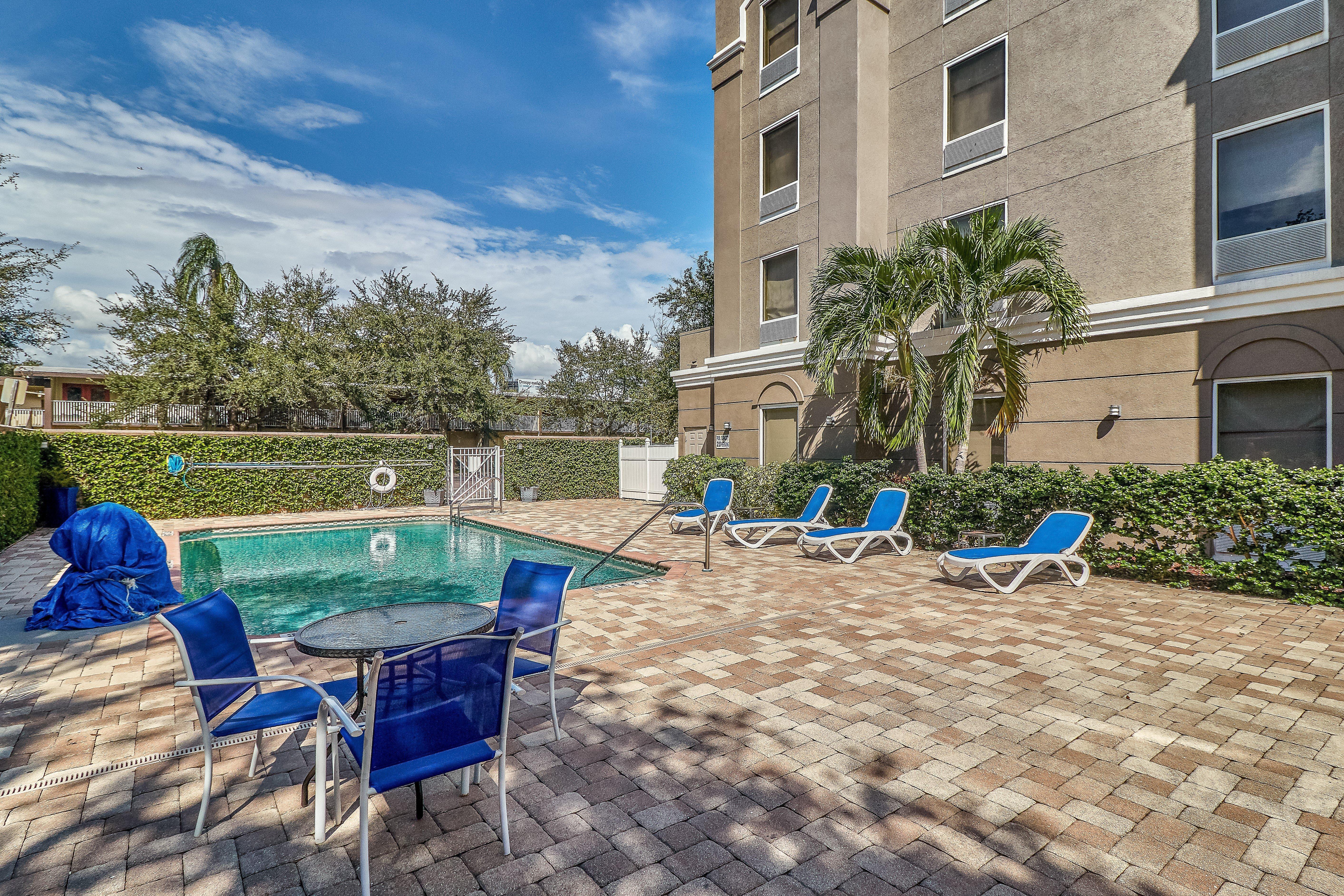 Holiday Inn Express Hotel & Suites Clearwater Us 19 North By Ihg Exterior photo
