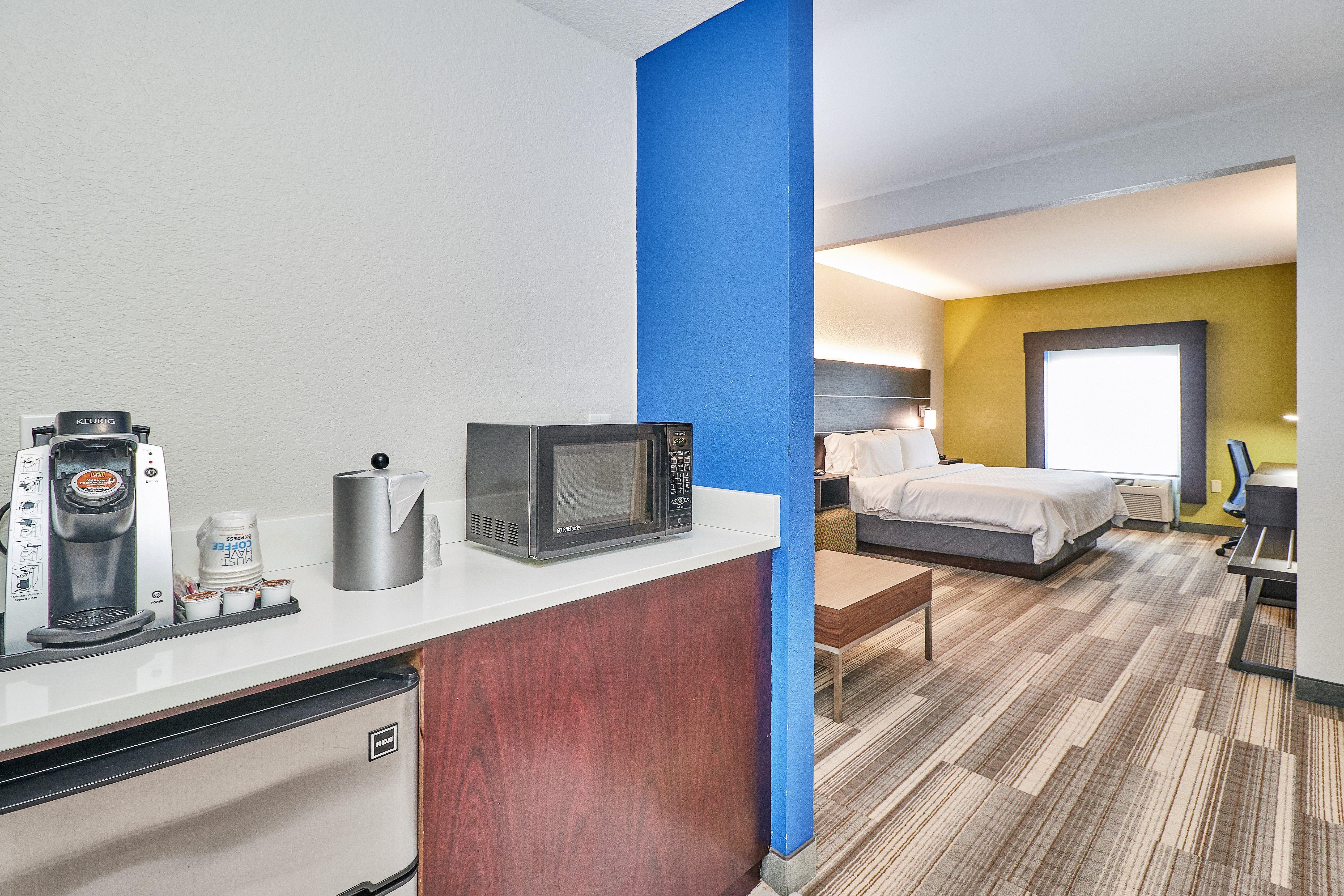 Holiday Inn Express Hotel & Suites Clearwater Us 19 North By Ihg Exterior photo