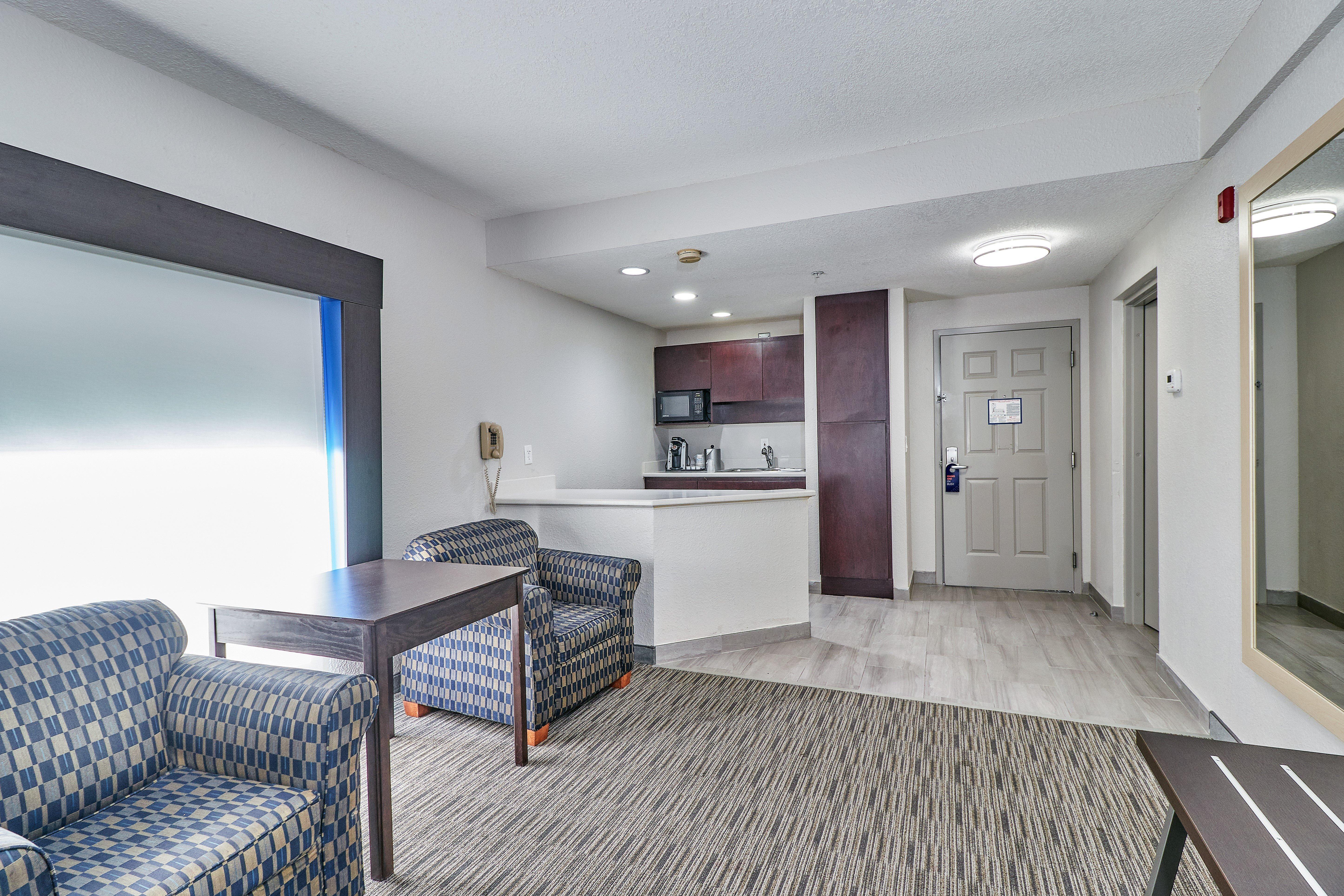 Holiday Inn Express Hotel & Suites Clearwater Us 19 North By Ihg Exterior photo